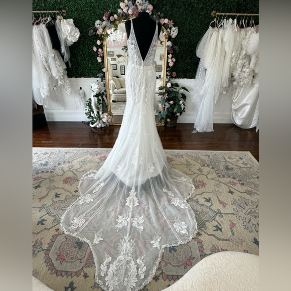 Maggie Sottero Franklynn wedding gown custom ivory glitter tulle. Size 16. - Picture 8 of 8